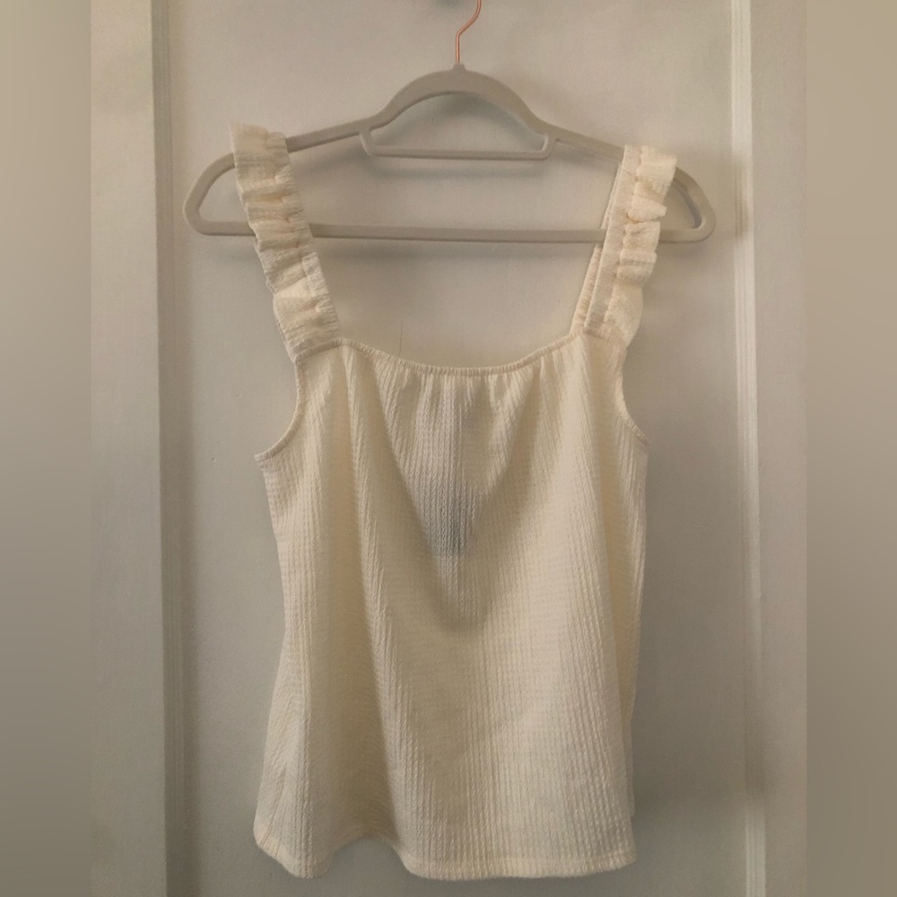 NWT RW&CO white / cream top